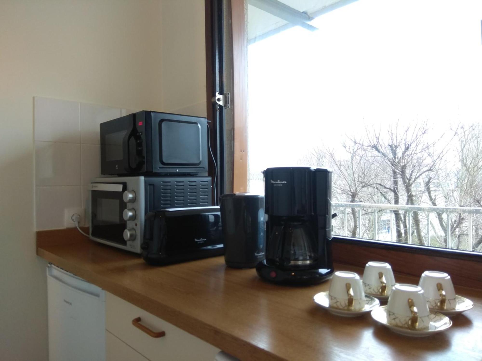 Budget Apart With Balcony And Great View Saint-Denis  Eksteriør billede